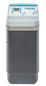 Tapworks NSC11PRO Water Softener Easyflow Metered with full installation kit and hoses, perfect for reducing limescale and improving water quality  